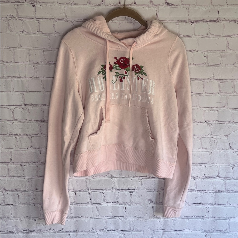 Hollister Light Pink Hoodie with Rose Embroidery Woman’s Size Small‎